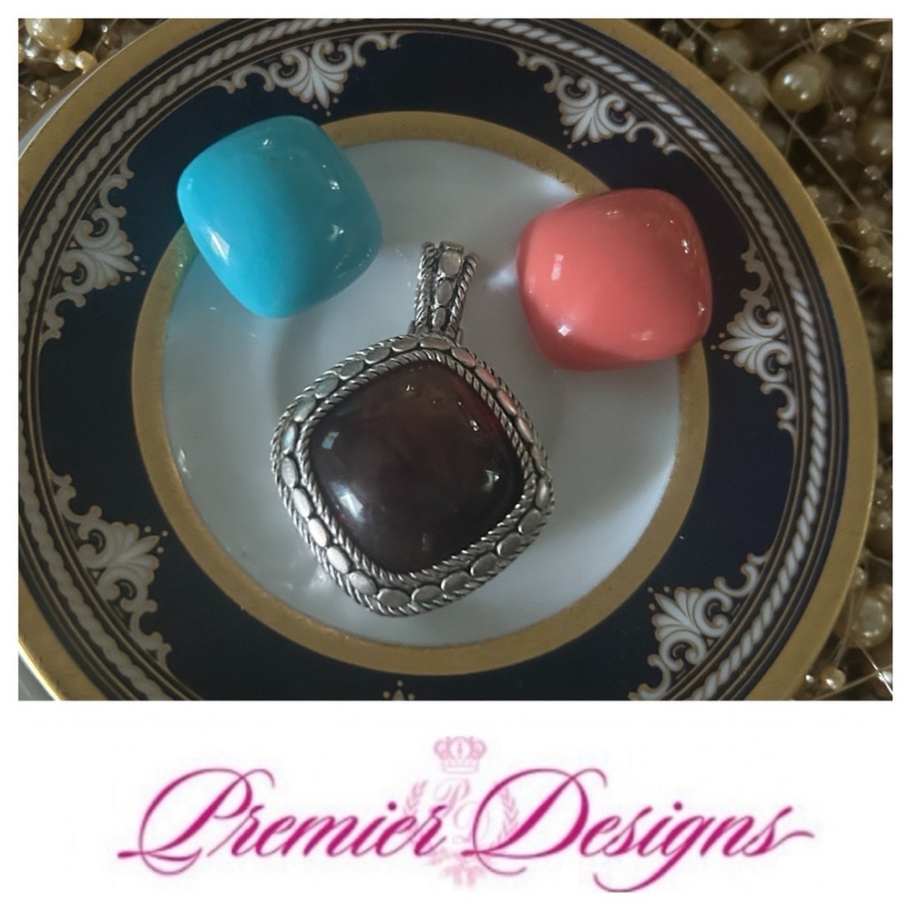 Vintage Premier Designs Interchangeable Bead Pendant